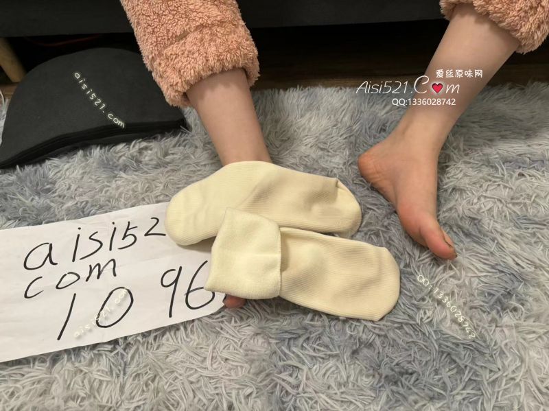 捂脚汗臭味十足吸满主人的脚汗   加绒袜原味丝袜|袜类臭棉袜
