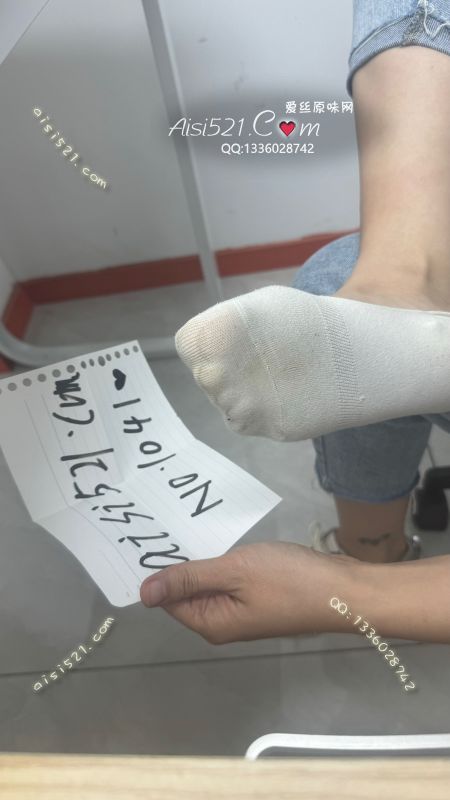原味丝袜|袜类,臭船袜,极品现货快冲！秒杀你闻过的一切！脚汗沁入到白袜发黄！