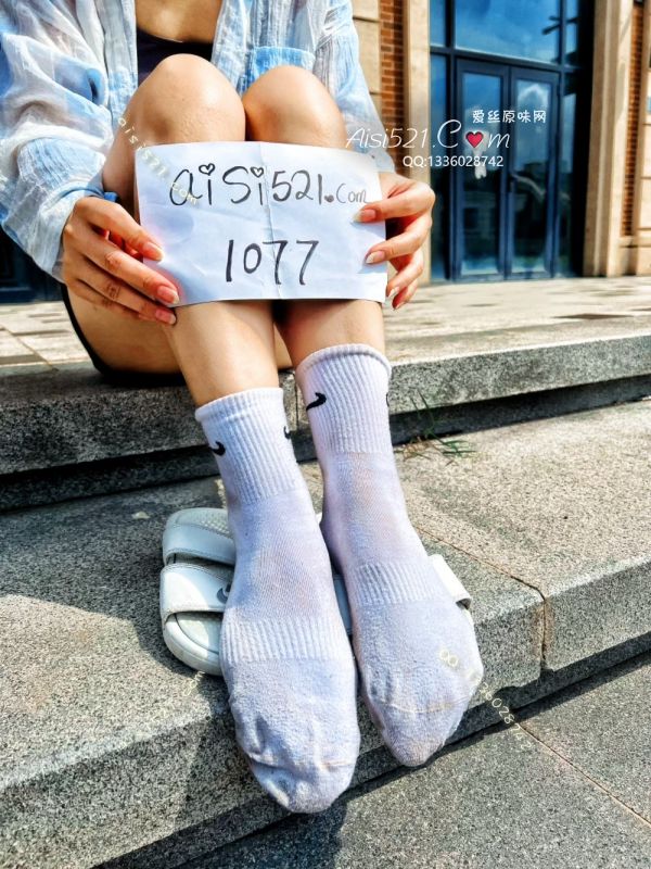 恶臭 ～纯棉耐克中长款白色袜～味道飘荡不尽…实物比照片更绝臭  穿的都硬了原味丝袜|袜类臭棉袜