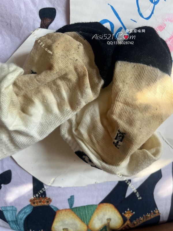 又是一双看痕迹就知道臭爆了的袜子，专治老鼻炎，狗鼻子凑过来,原味丝袜|袜类臭棉袜