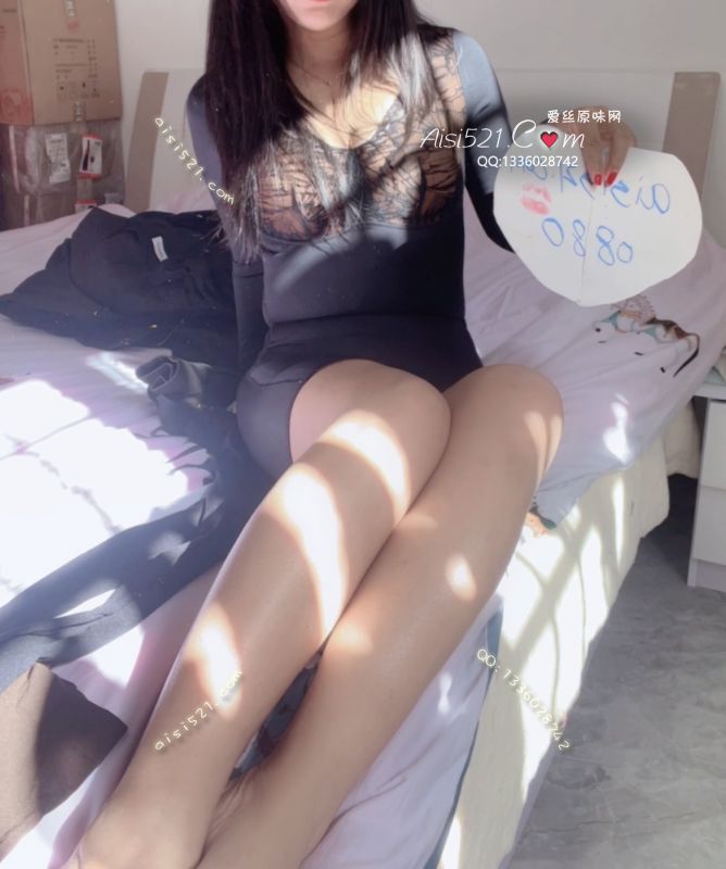 紧身连体衣 可以无内裤穿哦～  超紧身超贴合，更好吸味原味套装类其他套装