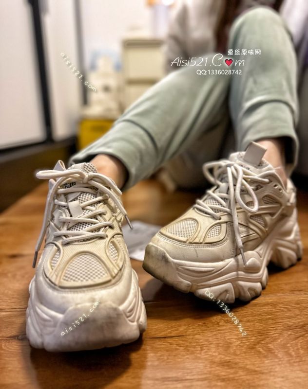 巨恶臭～镇店之宝来了！臭味熏死能，那些狠毒的袜子都是穿它穿出来的，谁抢到谁赚翻了原味女鞋|鞋类运动鞋