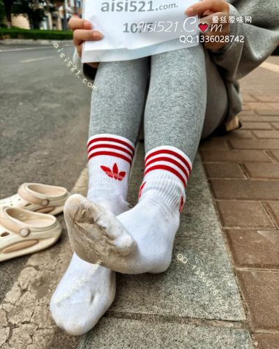 “绝杀”来了，阿迪三叶草白棉袜、穿的发黄起球、巨恶臭绝臭无比