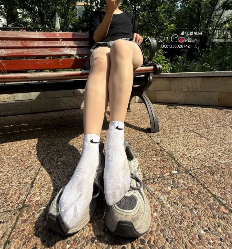 …“恶臭”耐克白棉袜来喽！汗渍浸透整个脚丫袜子摄入到袜子每一处！无限回味，消值不去～原味丝袜|袜类臭棉袜