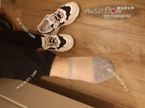 原味丝袜|袜类,臭短丝袜,致命臭(此活动MM随机，不能指定)——2019年4月下旬顾客订购（导购12美女-卡通丝袜）现收足底实拍