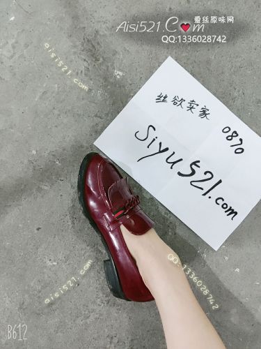 原味女鞋|鞋类,休闲平底,日常小红皮鞋，味道好，一年多了